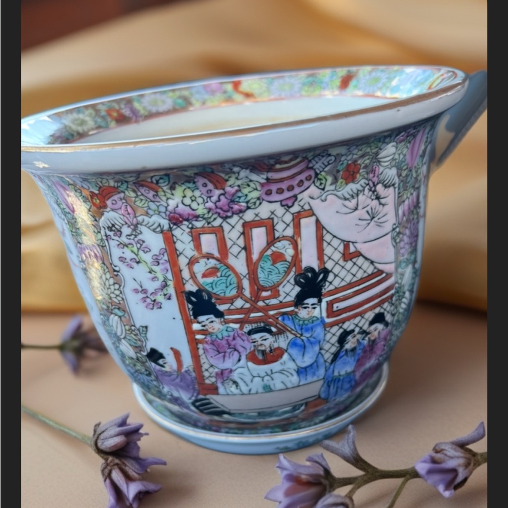 Elegant Multicolor Ceramic Art Vase
Rose medallion plant, potter hand painted
